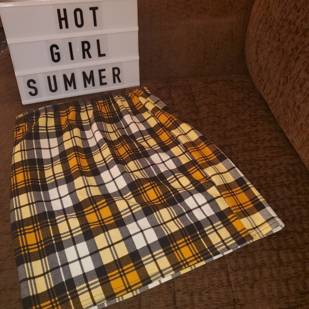 Pretty Little Thing Plaid Mini